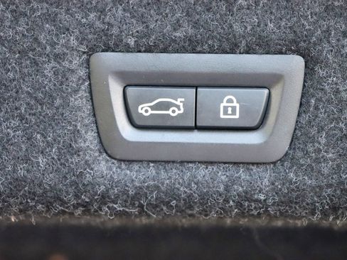 Used 2018 BMW 530e image 25