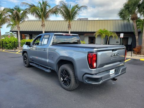 Used 2021 GMC Sierra 1500 Elevation w/ LPO, Elevation Black Package AWD/4WD image 8