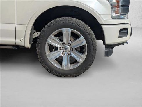 Used 2018 Ford F150 Platinum w/ Equipment Group 701A Luxury image 9