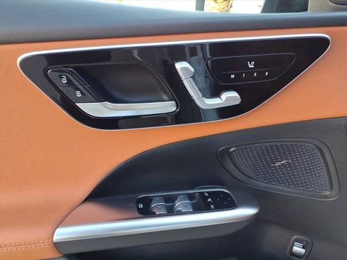 Used 2025 Mercedes-Benz C 300 4MATIC Sedan image 13