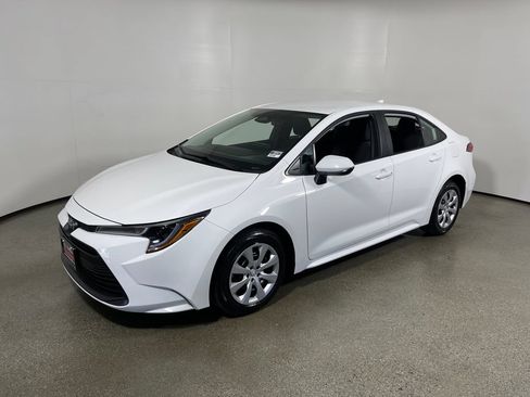 Used 2026 Toyota Corolla LE FWD image 7