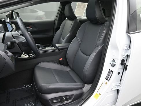 Used 2026 Toyota Prius FWD image 17