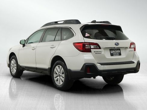 Used 2018 Subaru Outback 2.5i Premium AWD/4WD image 3