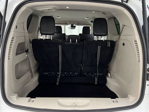 Used 2024 Chrysler Pacifica Touring-L FWD image 47