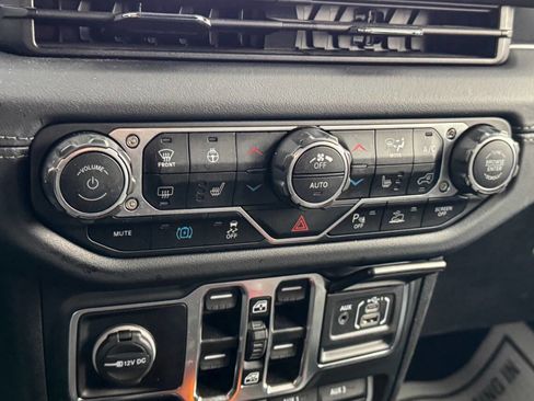 Used 2024 Jeep Wrangler High Altitude image 35