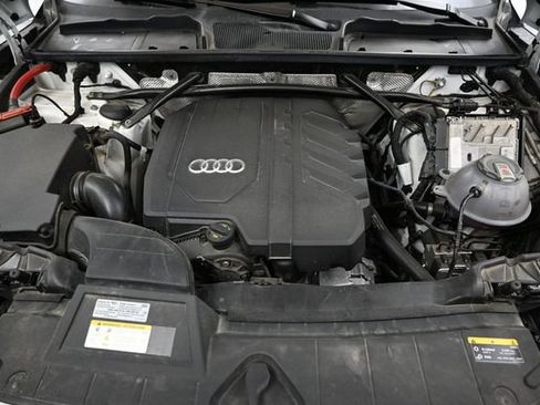 Used 2023 Audi Q5 2.0T Premium Plus w/ Premium Plus Package AWD/4WD image 9