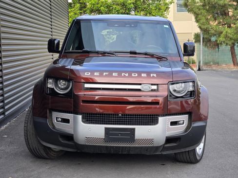 Used 2023 Land Rover Defender 130 SE AWD/4WD image 2
