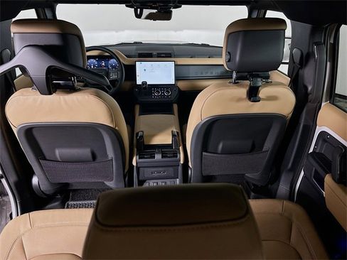 New 2026 Land Rover Defender 110 X-Dynamic SE image 23