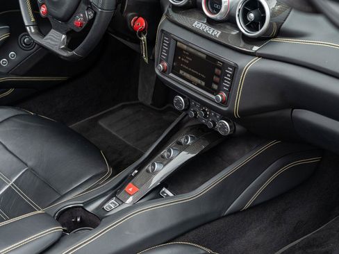 Used 2016 Ferrari California T RWD image 32