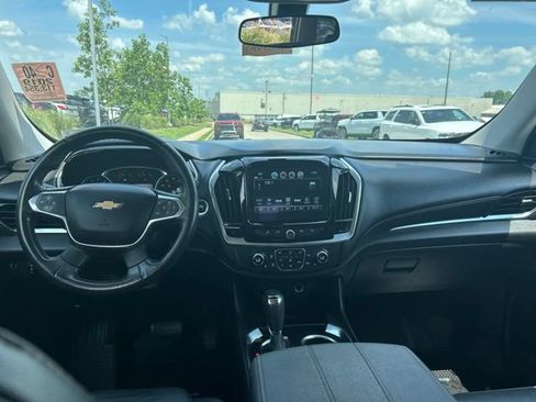 Used 2019 Chevrolet Traverse LT w/ LPO, Floor Liner Package FWD image 5