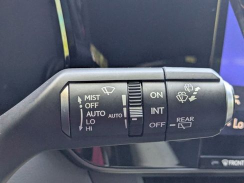 Used 2024 Lexus NX 250 FWD w/ Towing Package (2000 Lbs) image 11