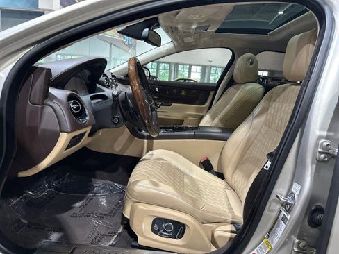 Used 2017 Jaguar XJ L Portfolio RWD image 39