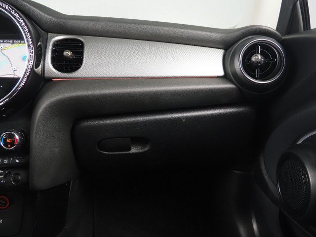 Used 2024 MINI Cooper 2-Door Hardtop FWD image 33