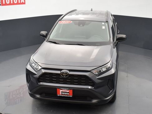 Used 2021 Toyota RAV4 LE image 22