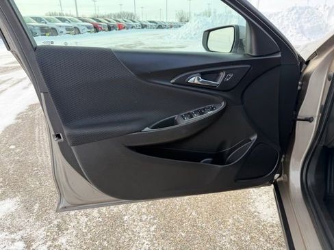Used 2025 Chevrolet Malibu LT image 18