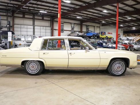 Used 1986 Cadillac Brougham Brougham image 10