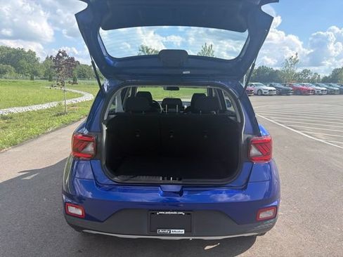 Used 2021 Hyundai Venue SEL FWD image 9