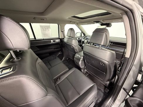 Used 2025 Hyundai Santa Fe Limited AWD/4WD image 21