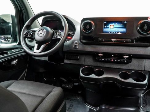 Used 2024 Mercedes-Benz Sprinter 2500 image 20