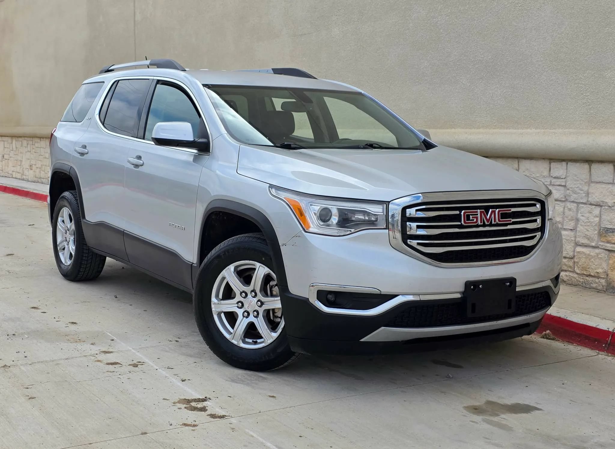 Used 2019 GMC Acadia SLT FWD image 1