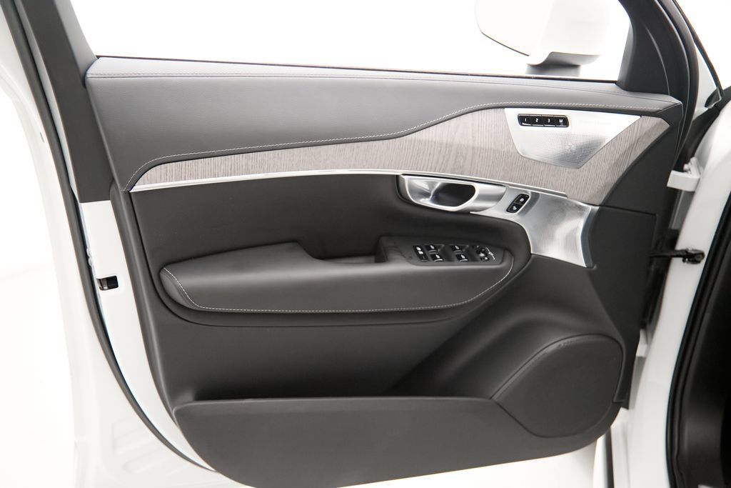 Certified 2024 Volvo XC90 B6 Ultimate AWD/4WD image 10