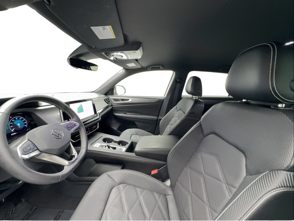 Used 2024 Volkswagen Atlas Cross Sport SE FWD image 19