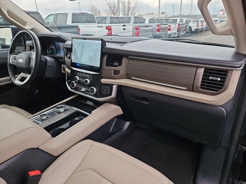 Used 2024 Ford Expedition Max Limited image 33