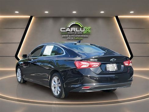Used 2020 Chevrolet Malibu LT w/ Leather Package FWD image 4