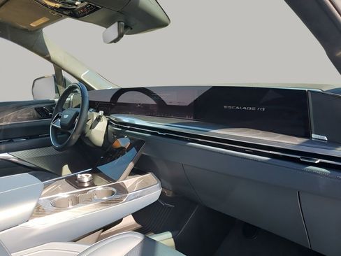 New 2025 Cadillac Escalade IQ Sport 2 AWD/4WD image 14