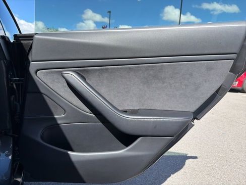 Used 2018 Tesla Model 3 Mid Range image 13