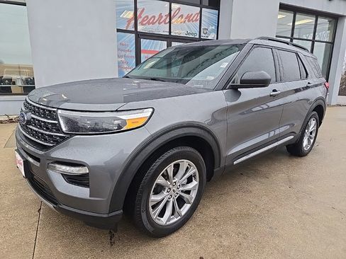 Used 2023 Ford Explorer XLT w/ Equipment Group 202A image 2