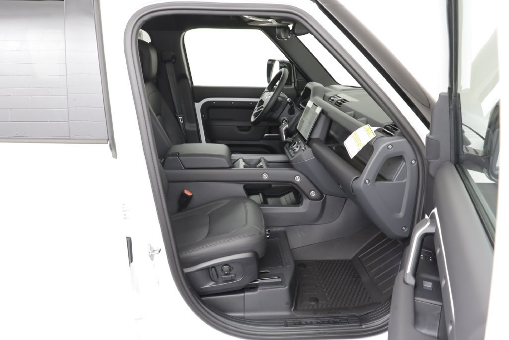 New 2026 Land Rover Defender 110 X-Dynamic SE AWD/4WD image 21