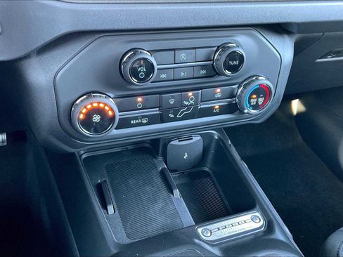 New 2025 Ford Bronco Base image 16