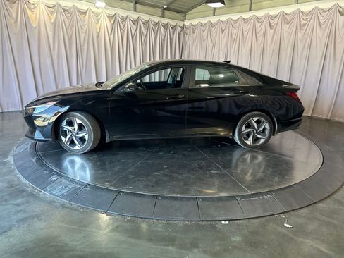 Used 2023 Hyundai Elantra SEL w/ Convenience Package FWD image 8