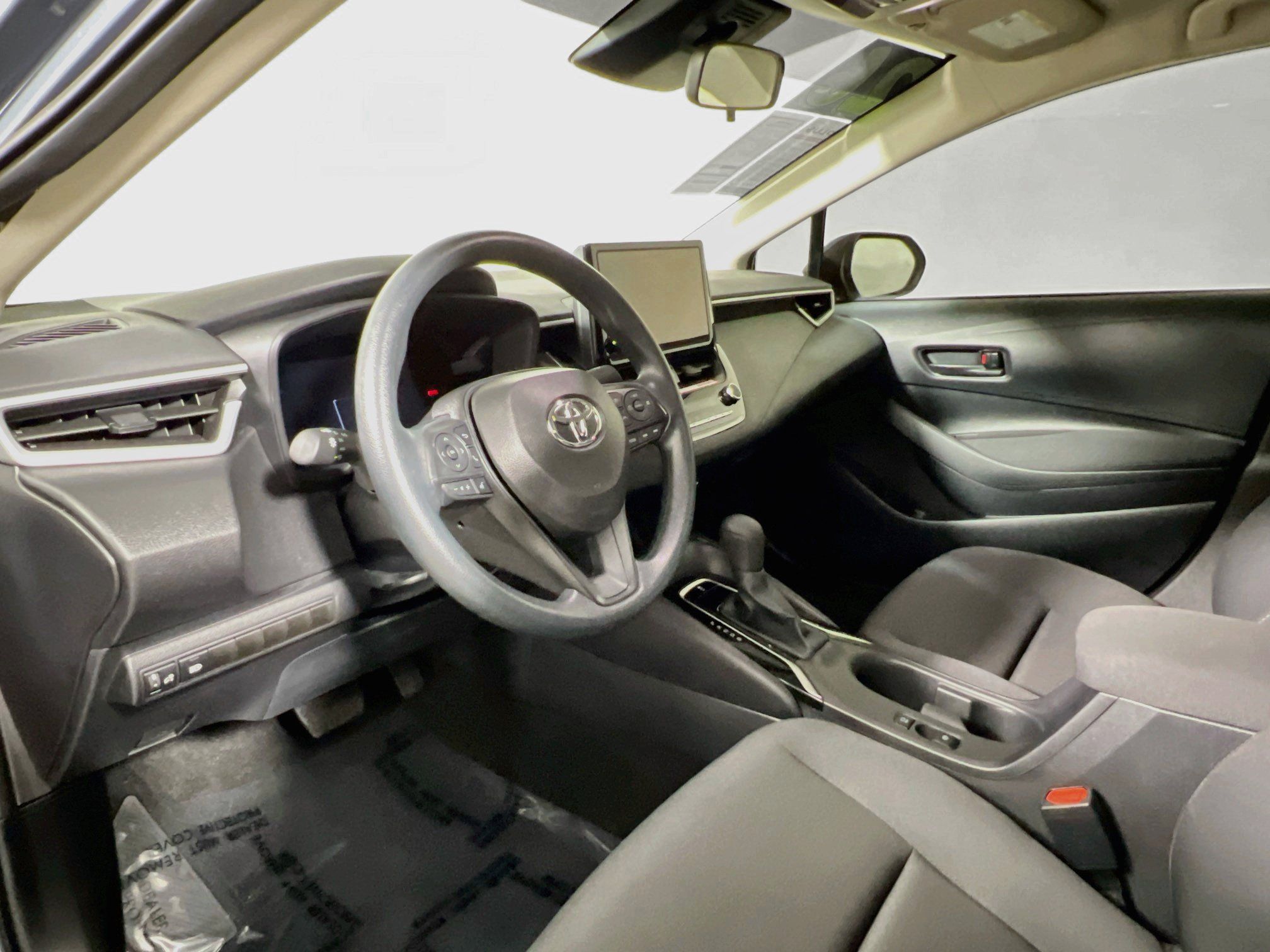 Used 2026 Toyota Corolla LE FWD image 30