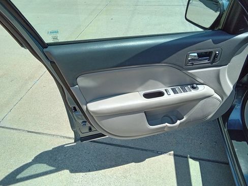 Used 2011 Ford Fusion Hybrid w/ 501A Rapid Spec Order Code FWD image 16