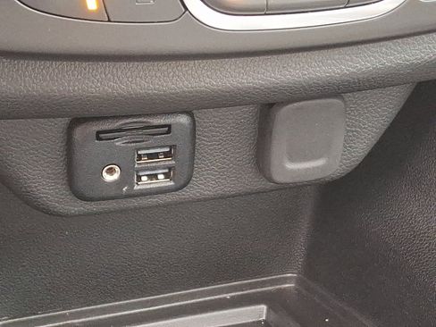 Certified 2023 Chevrolet Traverse RS image 29