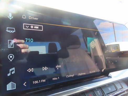 Used 2025 Chevrolet Silverado 1500 LT image 30