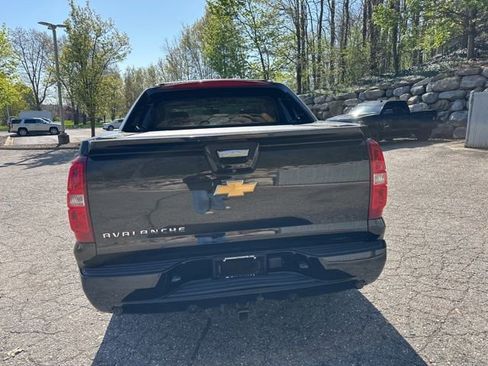 Used 2012 Chevrolet Avalanche LT w/ Suspension Package, Off-Road AWD/4WD image 4