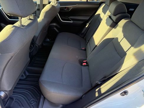 Used 2022 Toyota RAV4 LE image 12