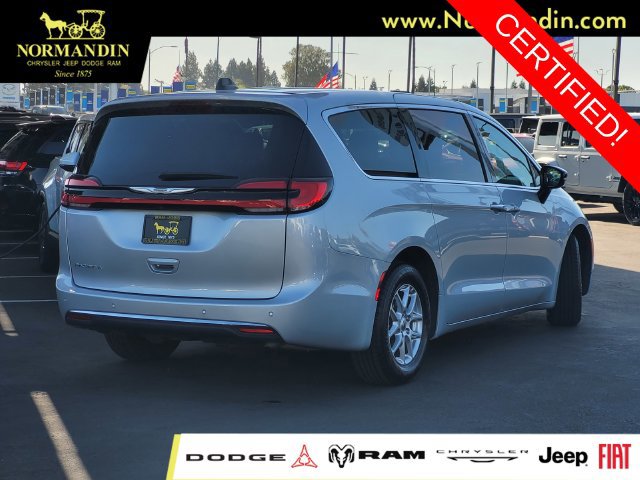 Certified 2024 Chrysler Pacifica Touring-L FWD image 4