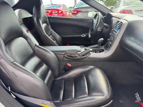 Used 2006 Chevrolet Corvette Convertible w/ Preferred Equipment Group RWD image 22