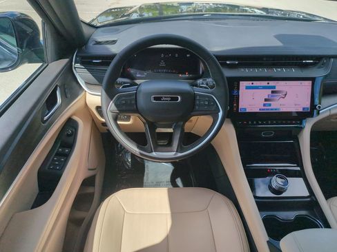 New 2026 Jeep Grand Cherokee L Limited RWD image 17