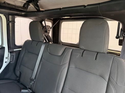 Used 2023 Jeep Wrangler Unlimited Sport AWD/4WD image 17
