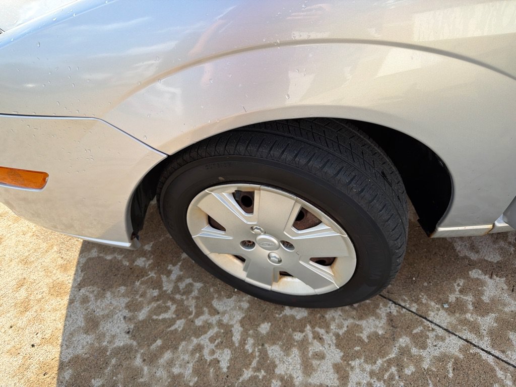 Used 2006 Ford Focus ZX4 Sedan FWD image 18