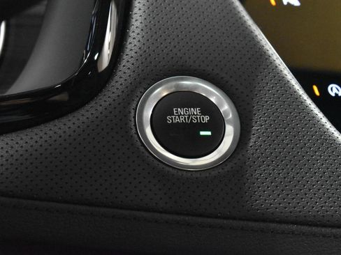 Certified 2025 Cadillac XT6 Luxury image 14