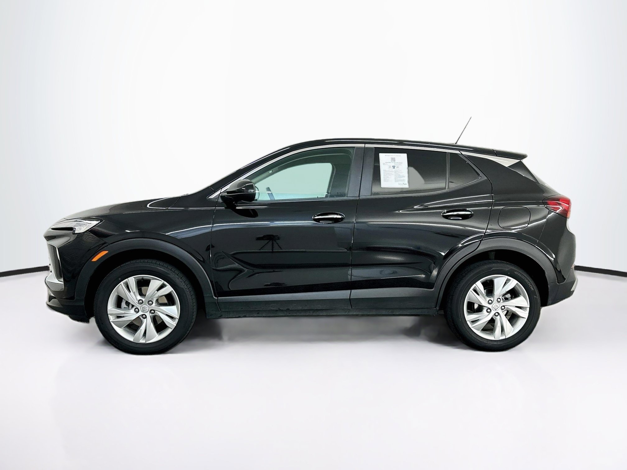 Used 2025 Buick Encore GX Preferred AWD/4WD image 4