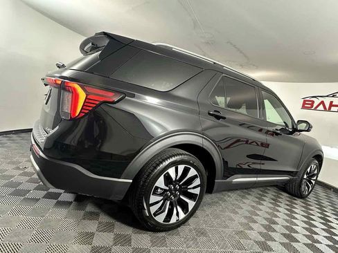 Used 2026 Ford Explorer Platinum w/ LUX Leather Package AWD/4WD image 9