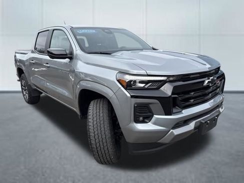 Used 2024 Chevrolet Colorado Z71 w/ Z71 Convenience Package 2 image 9