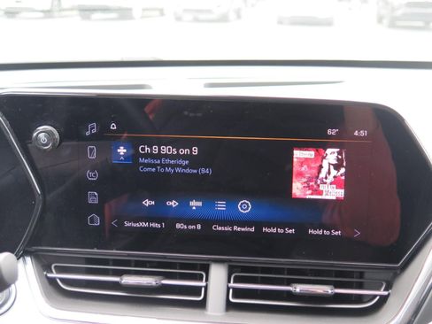Used 2025 Chevrolet Trax LT w/ Driver Confidence Package FWD image 11